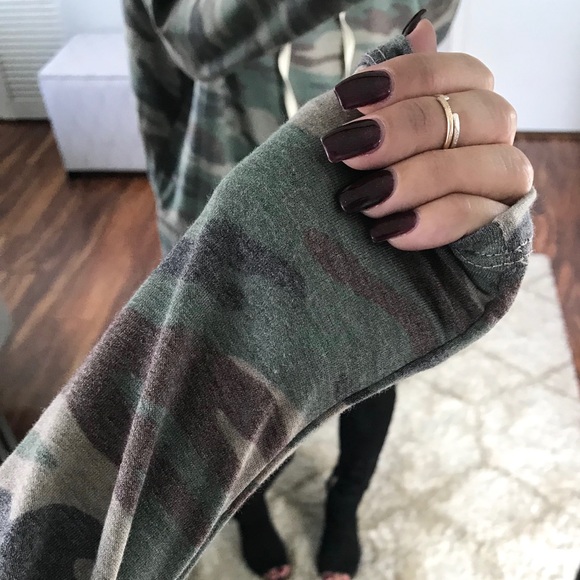 ❇️LAST 1 | BLAIR High Low Camo Hoodie | OLIVE CAMO - Picture 3 of 6